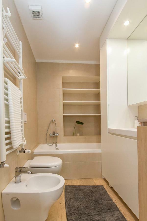 Luxury And Spacious Apartment ميلان المظهر الخارجي الصورة