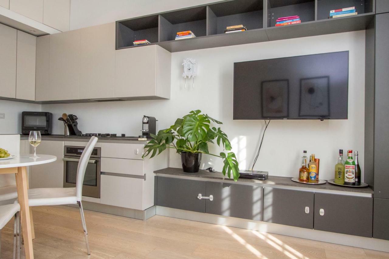Luxury And Spacious Apartment ميلان المظهر الخارجي الصورة